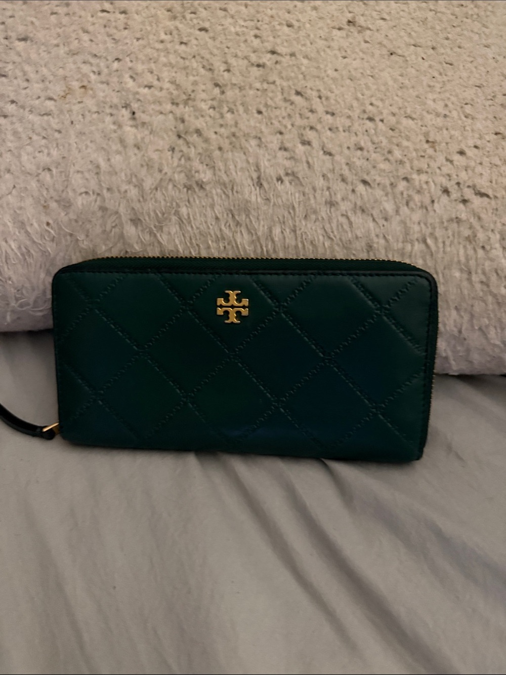 Tory Burch Quilted Zip Wallet in Emerald Green with Gold Logo